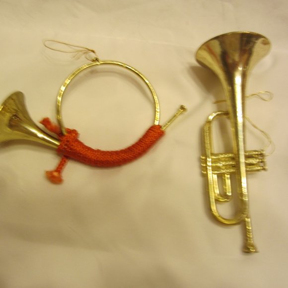 VTG 70'S PAIR OF PLASTIC HORNS ORNAMENTS $8 Details Condition Used - Good Color - Picture 4 of 4